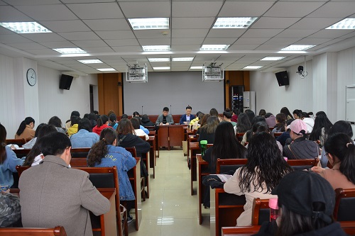 bevictor伟德深入学习习近平总书记在学校思想政治理论课教师座谈会上讲话精神